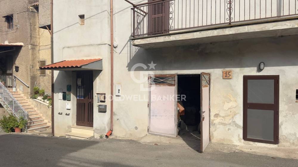locale di sgombero in vendita ad Arlena di Castro