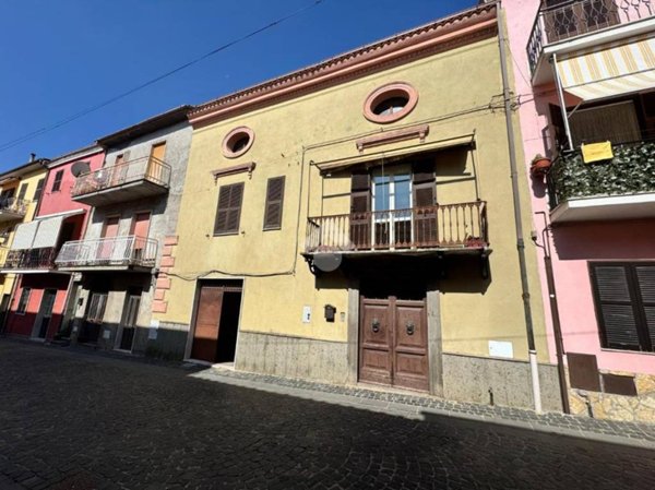 intera palazzina in vendita ad Arlena di Castro