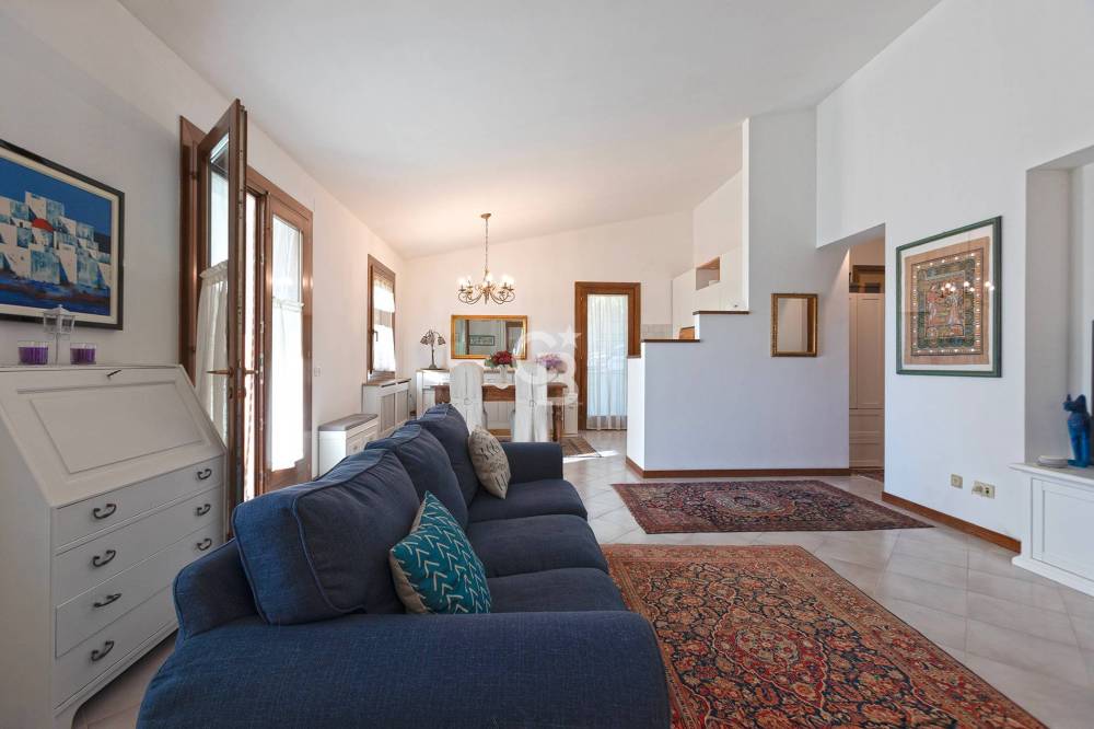 casa indipendente in vendita ad Arlena di Castro