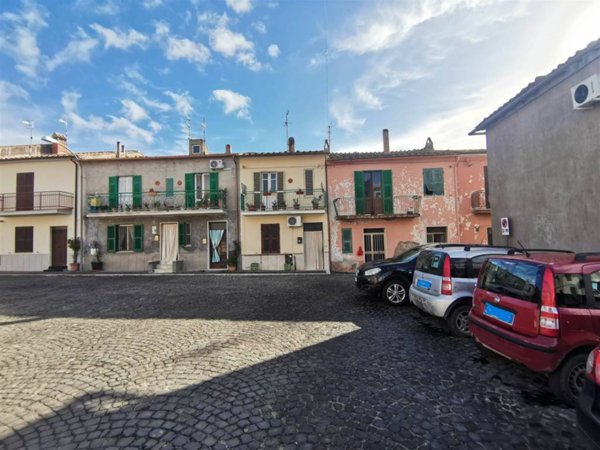 appartamento in vendita ad Arlena di Castro