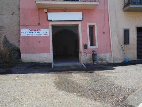 locale commerciale in vendita ad Arlena di Castro