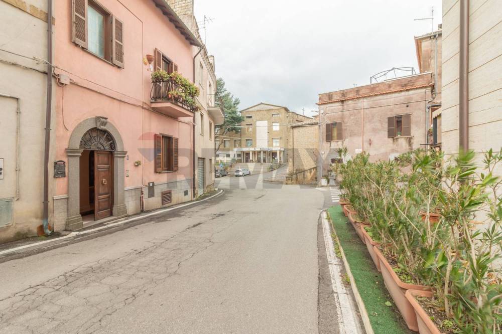 appartamento in vendita ad Arlena di Castro