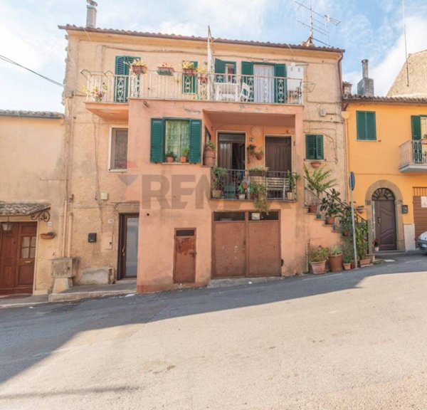 appartamento in vendita ad Arlena di Castro