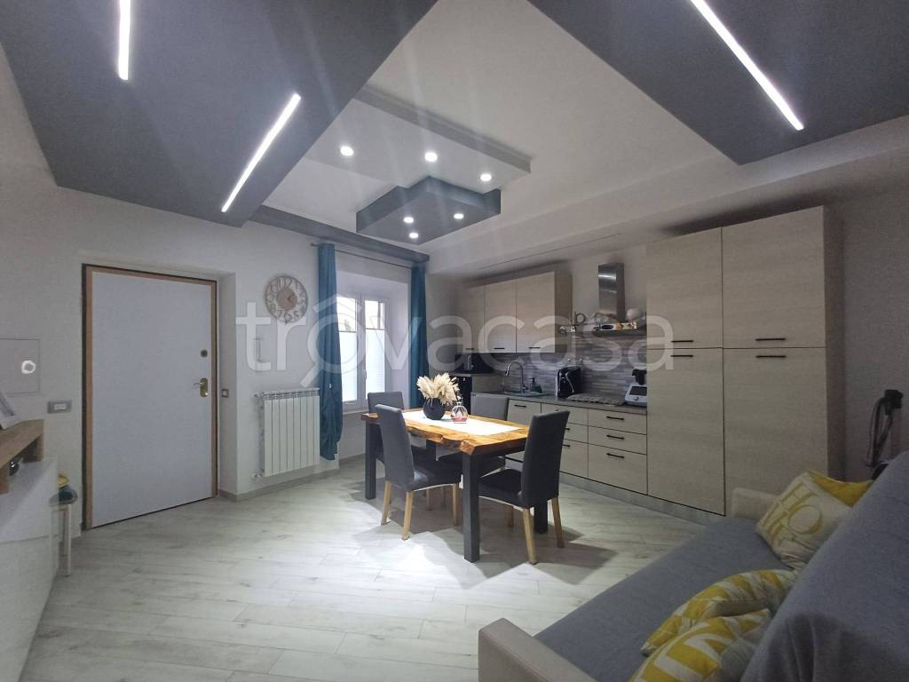 appartamento in vendita ad Arlena di Castro