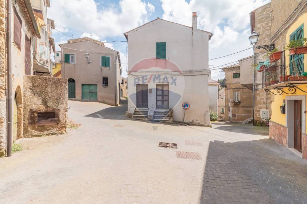 appartamento in vendita ad Arlena di Castro