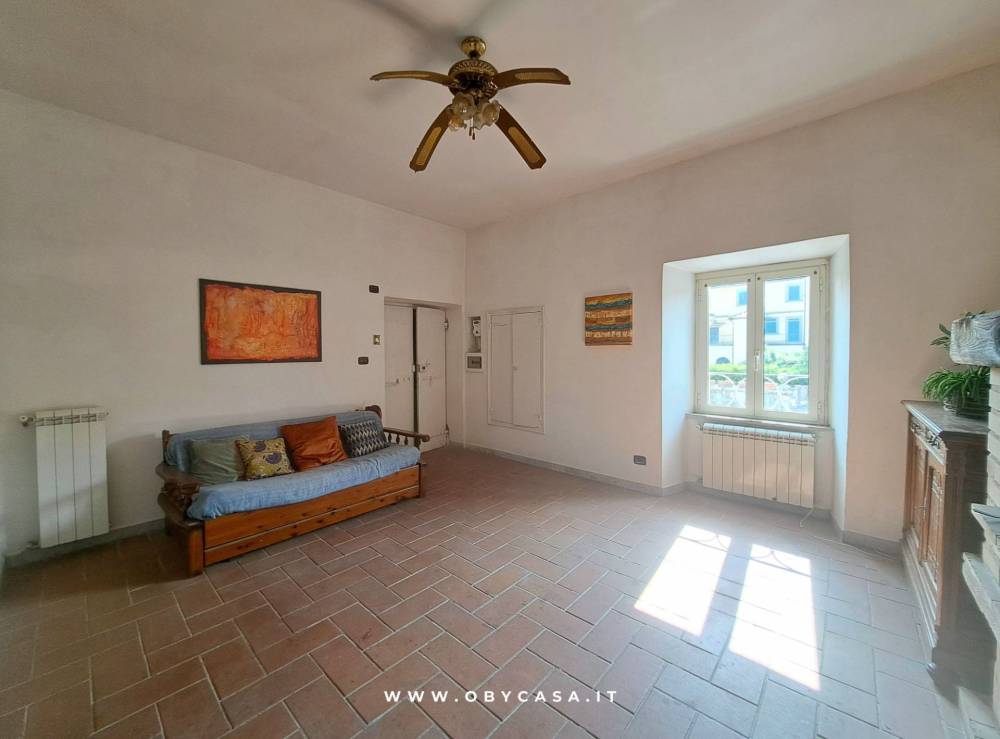 appartamento in vendita ad Arlena di Castro