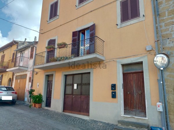 appartamento in vendita ad Arlena di Castro