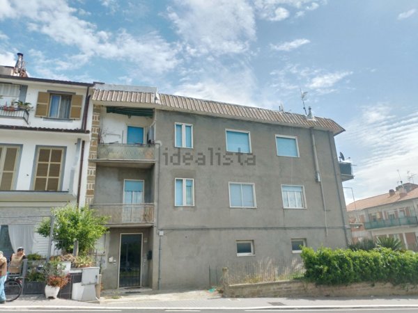 appartamento in vendita ad Arlena di Castro