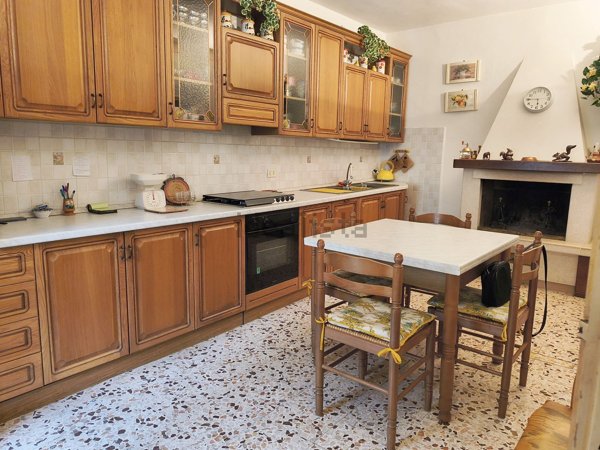 appartamento in vendita ad Arlena di Castro