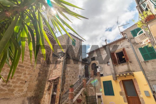 appartamento in vendita ad Arlena di Castro