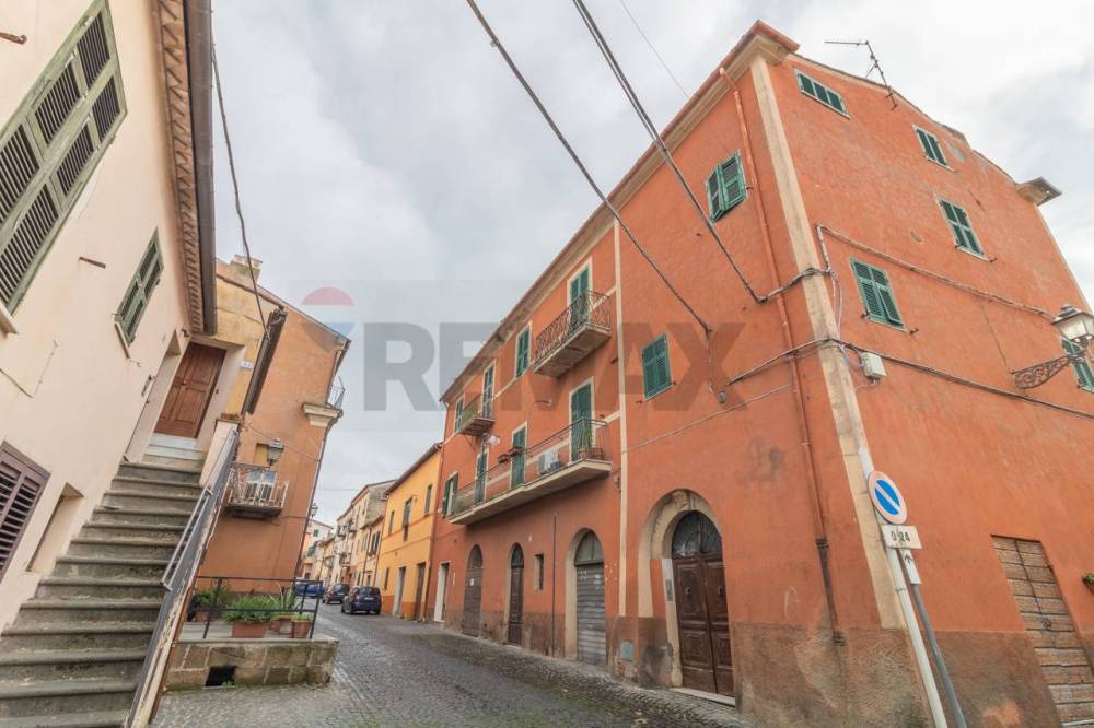 appartamento in vendita ad Arlena di Castro