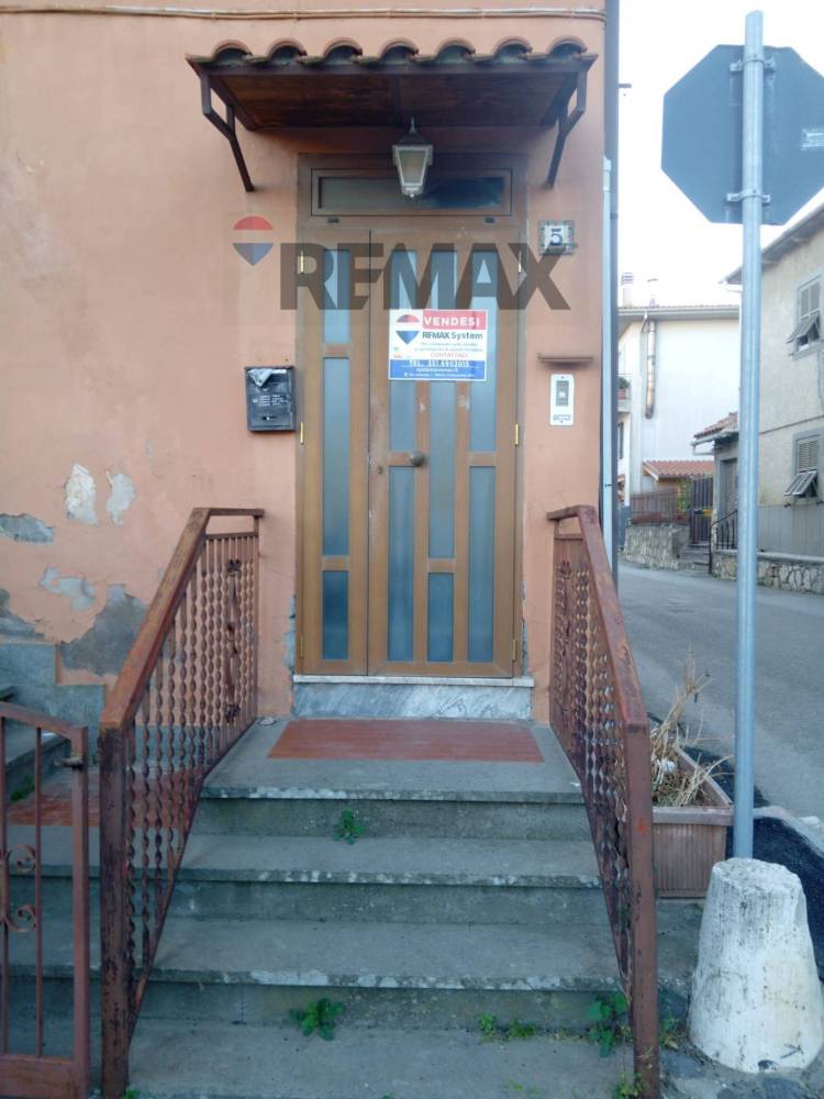 appartamento in vendita ad Arlena di Castro