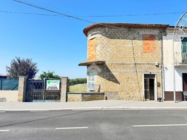 appartamento in vendita ad Arlena di Castro