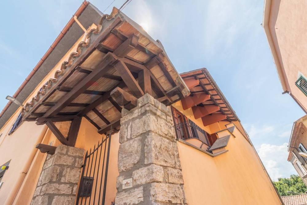 casa indipendente in vendita ad Arlena di Castro