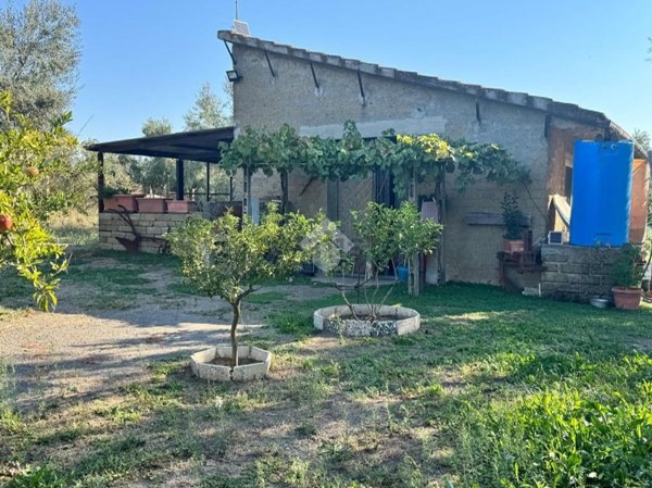 casale in vendita ad Arlena di Castro