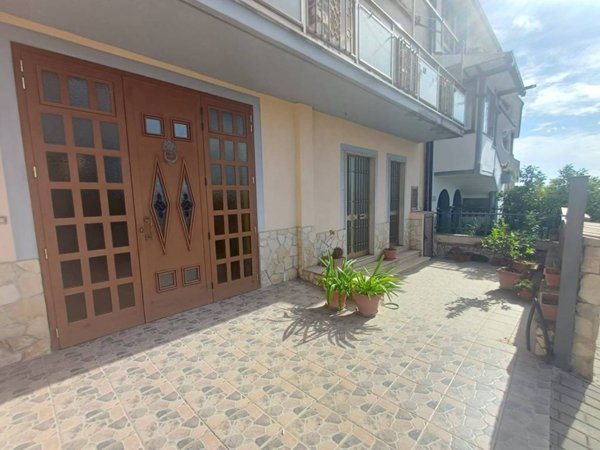 casa indipendente in vendita ad Arlena di Castro