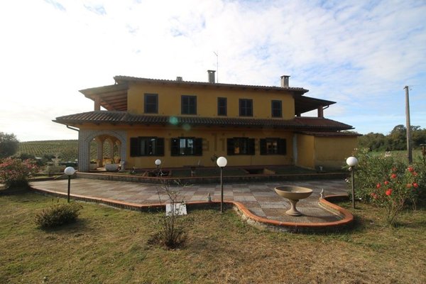 casa indipendente in vendita a Bagnoregio
