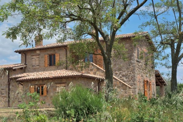 casa indipendente in vendita a Bagnoregio
