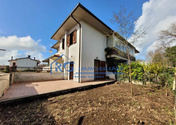 casa semindipendente in vendita a Bagnoregio