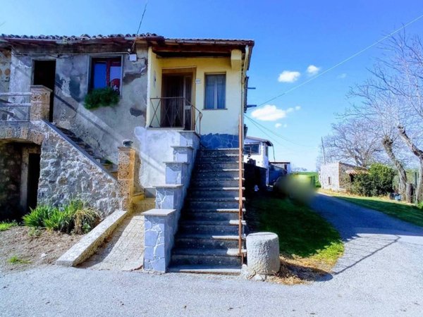 casa indipendente in vendita a Bagnoregio
