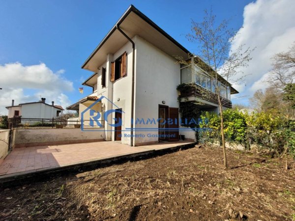 casa indipendente in vendita a Bagnoregio