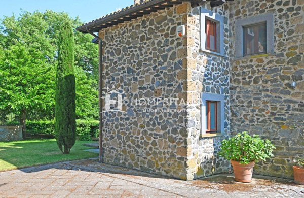 casa indipendente in vendita a Bagnoregio
