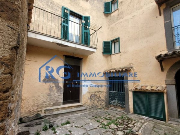 casa indipendente in vendita a Bagnoregio