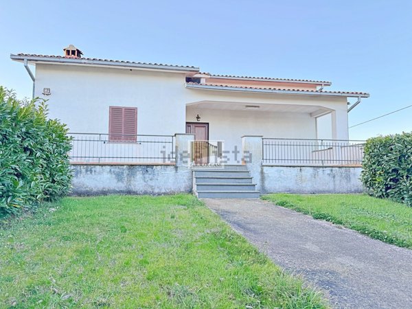 casa indipendente in vendita a Bagnoregio