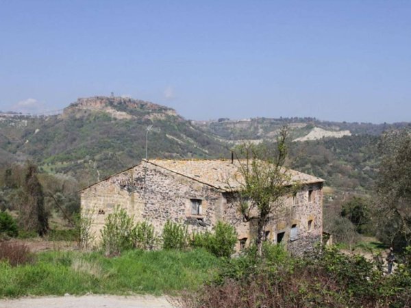 casa indipendente in vendita a Bagnoregio