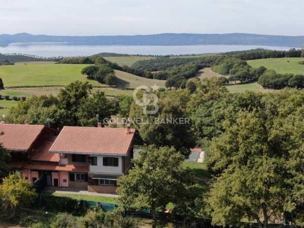 casa indipendente in vendita a Bagnoregio