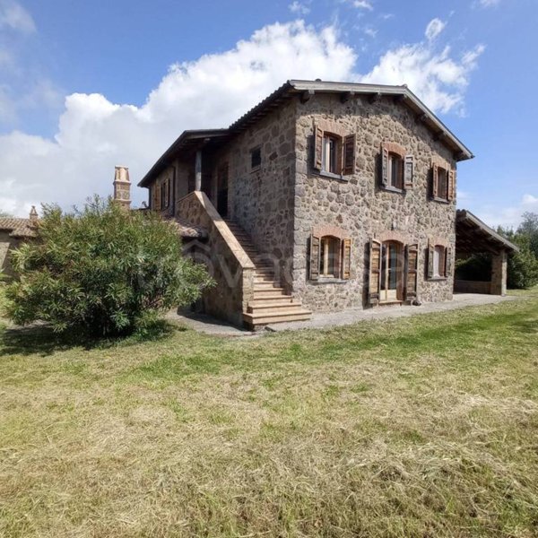 casa indipendente in vendita a Bagnoregio