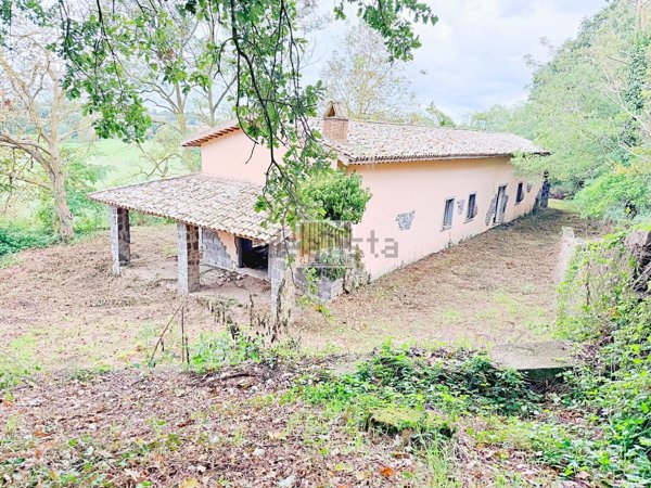 casa indipendente in vendita a Bagnoregio