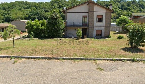 casa indipendente in vendita a Bagnoregio