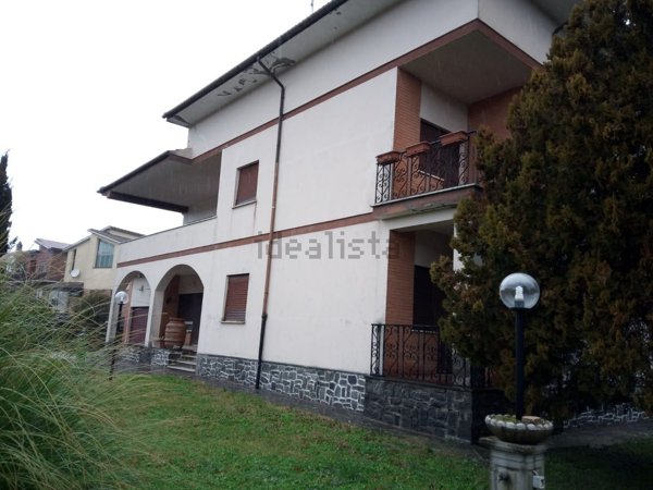 casa indipendente in vendita a Bagnoregio