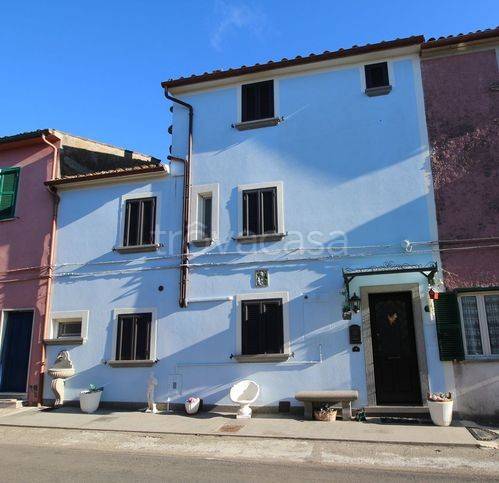 casa indipendente in vendita a Bagnoregio in zona Castel Cellesi