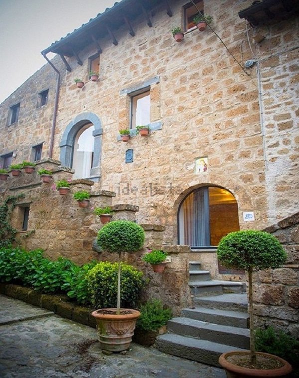 esavano in vendita a Bagnoregio