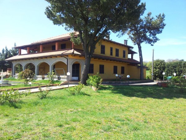 casa indipendente in vendita a Bagnoregio