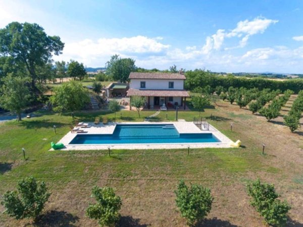 casa indipendente in vendita a Bagnoregio