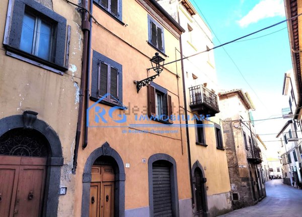 casa indipendente in vendita a Bagnoregio