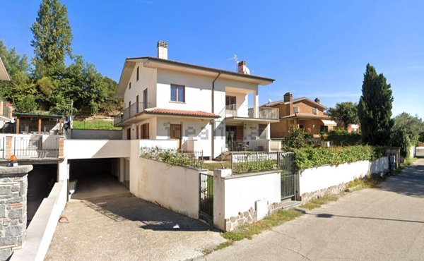 casa indipendente in vendita a Bagnoregio