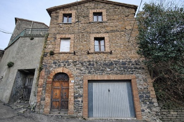 appartamento in vendita a Bagnoregio in zona Vetriolo