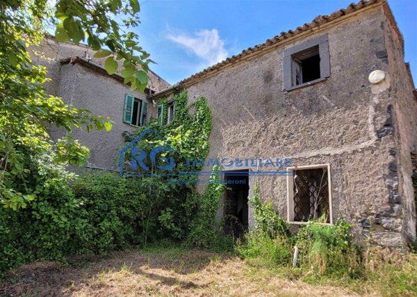 casa indipendente in vendita a Bagnoregio