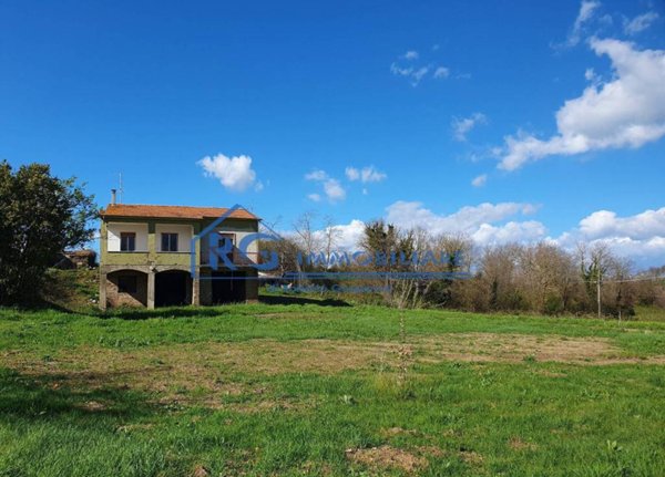 casa indipendente in vendita a Bagnoregio