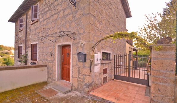 appartamento in vendita a Bagnoregio in zona Castel Cellesi