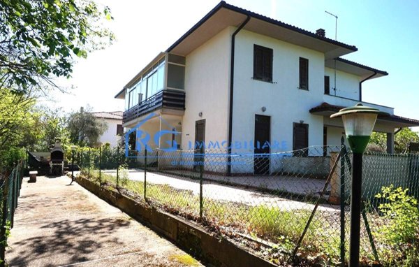 casa indipendente in vendita a Bagnoregio