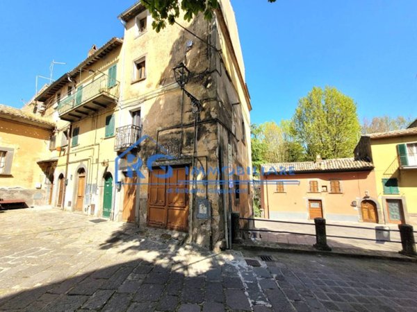 casa indipendente in vendita a Bagnoregio