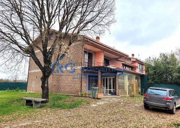 casa indipendente in vendita a Bagnoregio in zona Vetriolo