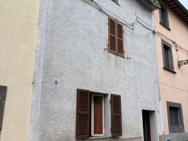 casa indipendente in vendita a Bagnoregio in zona Castel Cellesi