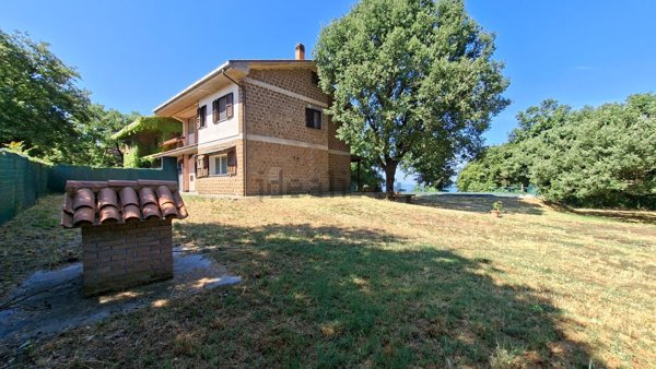 casa indipendente in vendita a Bagnoregio