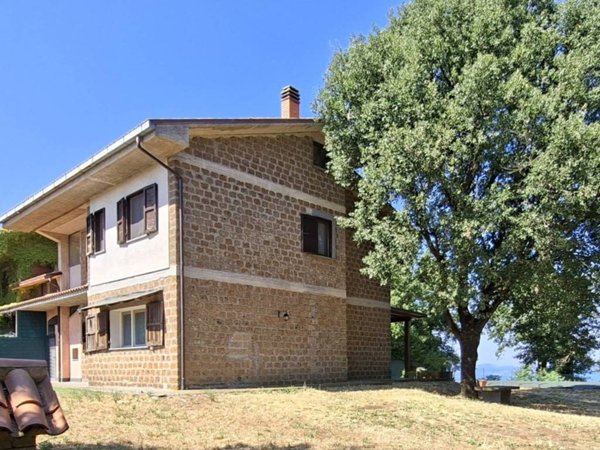 casa indipendente in vendita a Bagnoregio